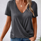 Lianna™ - T-shirt à col en V avec ourlet twisté